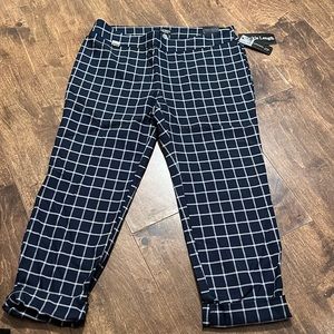 Womens Xl ankle length dress trousers pants never worn with tags